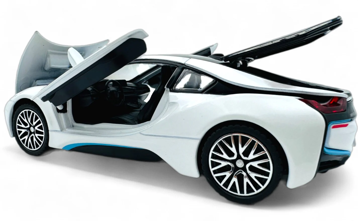 Bmw i8 1:24 diecast scale model car collectible - Image 3