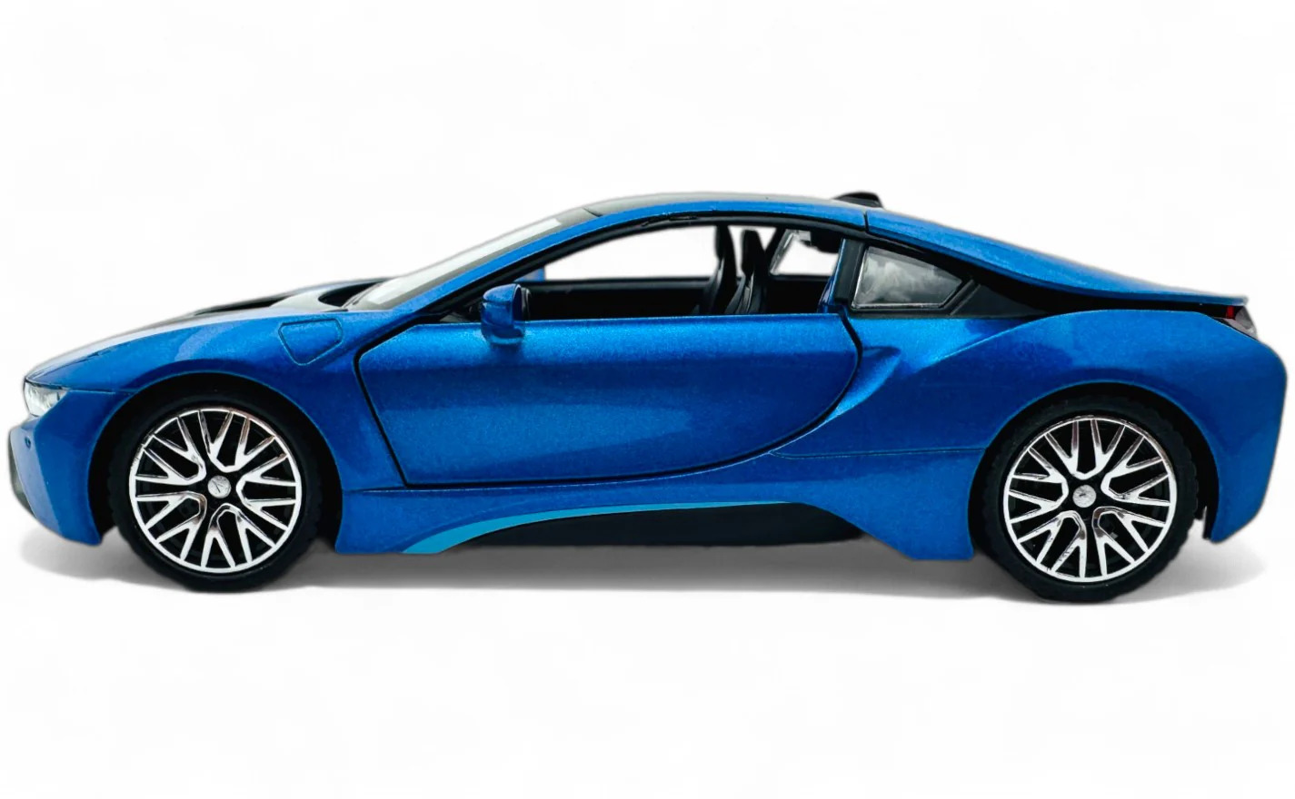 Bmw i8 1:24 diecast scale model car collectible - Image 9
