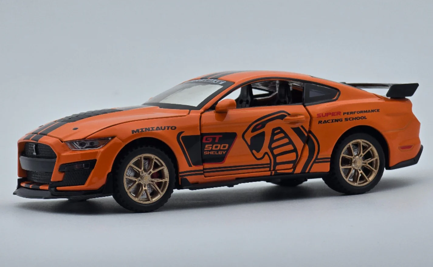 Ford Mustang Shelby GT500 1:24 diecast scale model car - Image 9