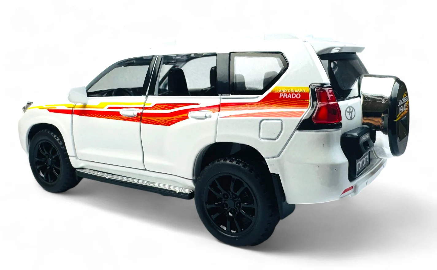 Land Cruiser Prado 1:24 diecast scale model car collectible - Image 4