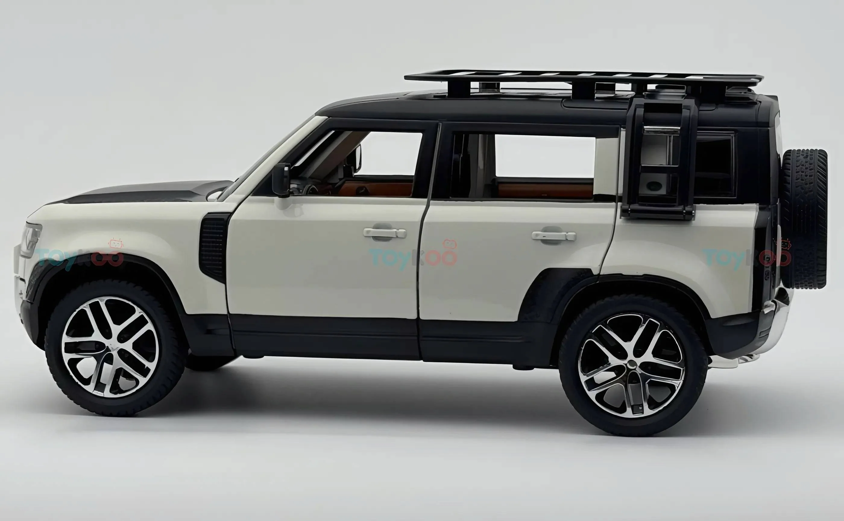 Land Rover Defender 110 1:18 diecast Scale Model car - Big Size - Image 4